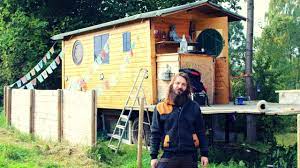Für jeden geschmack ist etwas dabei. Leben Im Bauwagen Freddys Kleiner Ashram Pro Und Contra Des Wagenlebens Youtube