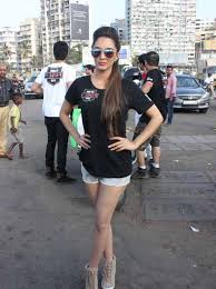 Kiara was born to a sindhi businessman jagdish advani and genevieve jaffrey, a teacher who has scottish, irish, portuguese and spanish origins. Kiara Advani Wiki Bio Age Height Weight Hot Bikini Photo Image Photo Tadka