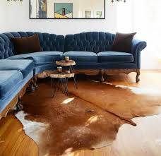 Kuhfell Teppich Sitzecke Ecksofa Blau Braun Fell Kuhfellteppichsitzeckeecksofablaubraunfell Kuhfell Teppich Sitzecke Holz Wohnzimmer