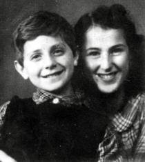 Die Geschwister Grete, Hilda, Hans und Ella Schwarz