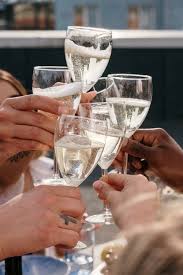 Inviting people over for a celebratory dinner and serving them off. 30 000 Best Dinner Party Photos 100 Free Download Pexels Stock Photos