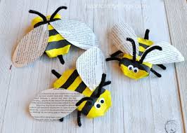 Pull tights over the wires to make translucent wings. Awesome Recycled Bee Craft I Heart Crafty Things