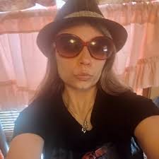 The Ghost Host: Episode 2 : Gladden, Delsheree: Amazon.sg: Books