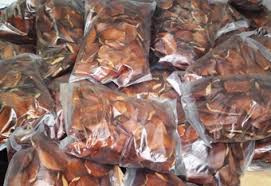 Dalam biji mahogani atau tunjuk langit ini terdapat kandungan tertinggi tiga komposit aktif utama iaitu flavonoids, saponins dan bitter alkaloid. Pokok Dan Buah Tunjuk Langit Mshahrulnizam