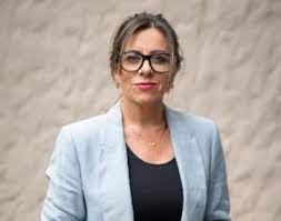 Que no saben actuar de otra manera, que no sea que no. Teresa Marinovic El Ministro Paris Tiene Libertad De Expresion Y Puede Criticar A Un Grupo Si Estima Que Se Justifica