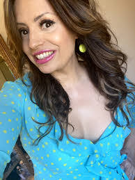 Vivian Guzman's Instagram, Twitter & Facebook