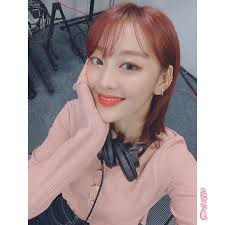 IG] 201022 #LOONA Yeojin, Vivi, Jinsoul, Choerry, Yves & Chuu in  sbsyoungstreet Instagram update #1 cr:loonapress