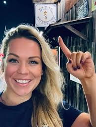 The guy behind the counter told me they're known for burgers & the “Tijuana  fries”… when in College Station! Thanks for the rec, friends! 🍔🥤