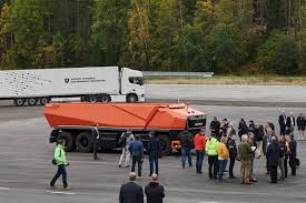 Levin ist derzeit vorstandsmitglied der traton se und coo der traton group. Scania Traton