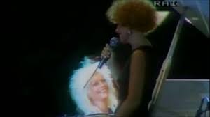 «la droga da schifano, le canzoni e i miei 6 mariti: Patty Pravo Ornella Vanoni Poesia Trento 1985 Youtube
