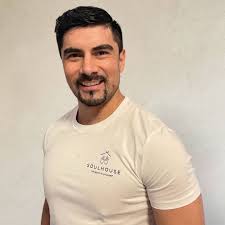 Assisted Stretch in Berlin Mitte by Soulhouse