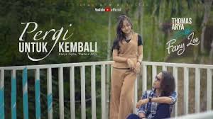 Dirilis pada tahun 2005 dalam albumnya yang bertajuk ello, lagu ini mengawali karir ello sebagai penyanyi solo. Lirik Lagu Pergi Untuk Kembali Thomas Arya Feat Fany Zee