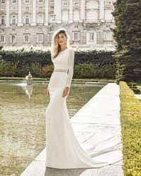 For shorter women, a wedding gown with an empire waist will subtly add a few inches to your height. The Perfect Wedding Dress For Your Body Type Socialandpersonalweddings Ie