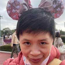 Two silly ball pythons wear Super Mario Bros. hats for a fun photo shoot by  Laura Michelle Hardy. Check out this crazy pair here:  http://thereptilereport.com/super-mario-snakes/