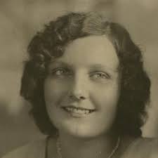 Adding baking soda to boiling eggs for easier peeling