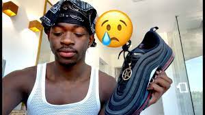 Watch lil nas x stage a nike satan shoes trial in a new video. Lil Nas X Bringt Satanische Schuhe Auf Den Markt Die Menschenblut Enthalten Musikexpress