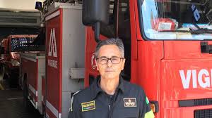 The corps' task is to provide safety for people, animals and property, and to give technical assistance to industries, and provide f. Roma Il Nuovo Comandante Dei Vigili Del Fuoco E Francesco Notaro La Repubblica
