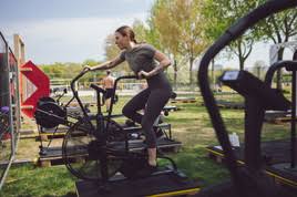 Bei der letzten ausgabe waren unter anderem skinny b. Outdoor Fitness Studio Eroffnet Auf Der Donauinsel Blue Monkeys Gmbh 30 04 2021