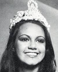 Lucy Reina (Luz del Carmen Reina Aguirre), originaria de Acapulco, Señorita  Turismo México 1977. En representación del estado de Guerrero ganó el  título de Señorita Turismo México 1977. Fungió como Miss Hospitalidad