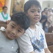 Amid funny reactions from netizens, "Saving Grace" star Jennica Garcia  appealed to her followers to be nice to the artist who made her art card.  Link to full story in the comments