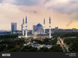 It is the second state mosque of selangor after sultan salahuddin abdul aziz shah mosque in section 14. Beautiful Sultan Image Photo Free Trial Bigstock