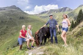 Folge deiner leidenschaft bei ebay! Bauer Sucht Frau Der Toni Aus Dem Pinzgau Trifft Die Letzten Vorbereitungen Pinzgau