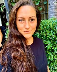 Elizabeth Calabro's Instagram, Twitter & Facebook