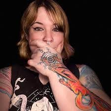 Tammy Kerns's Instagram, Twitter & Facebook