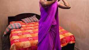 Tamil girl removing saree