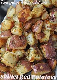 Everyday Mom S Meals Skillet Red Potatoes For All The Tater Lovers Like Me Out There These Are The Perfect Bre Red Potato Recipes Dinner Side Dishes Recipes