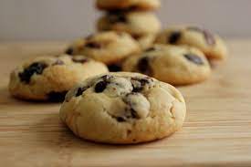 Croquants sur le dessus, moelleux à l'intérieur avec des pépites de chocolat fondantes. Cookies Moelleux Une Recette Facile Rapide