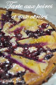 Tarte Aux Poires Et Aux Cerises Sur Fond Sable Au Cacao