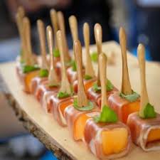 Fingerfood, das sind raffinierte häppchen fürs buffet, kalt und heat, einfach und schnell. 18 Ideen Fur Saltige Fingerfood Kalt Serviert Nettetipps De