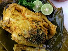 Masukkan ayam ke dalamnya, kemudian goreng sampai kecokelatan. Begini Loh Cara Mudah Buat Ayam Betutu Khas Bali Indozone Id