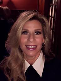 Deb Duxbury's Instagram, Twitter & Facebook