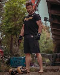 Real email address is required to social networks. Henny Seroeyen Home Facebook