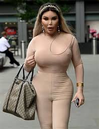 Despite having visited india before, rodrigo, 34, believes this trip. Findet Ihr Die Verwandlung Vom Mann Zur Frau Von Rodrigo Alves Zu Jessica Alves Gelungen Frauen Beauty Manner