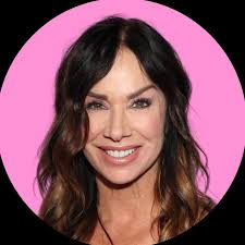 Debbe Dunning's Instagram, Twitter & Facebook