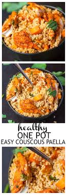 Une fois dorées, ajouter du bouillon de volaille (juste la quantité nécessaire, environ 2 louches).une fois les ailes cuites réserver et faire revenir les poivrons dans le jus. Easy Couscous Paella Recipe Couscous Recipes Couscous Meals