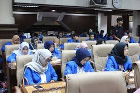 Raih gelar pendidikan tinggi anda di universitas islam indonesia. Mahasiswa Fakultas Hukum Uii E Parlemen Dprd Diy