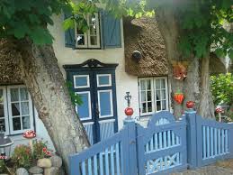A vacation in a holiday cottage on sylt has become more and more popular the last few years. The Island Of Sylt Queen Of The North Sea Tourism In Germany Travel Breaks Holidays Pictures Of Germany North Sea German Houses