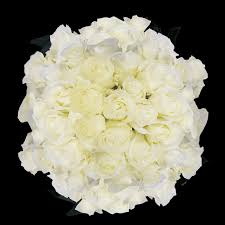 Your fresh cut wholesale flowers ship directly from the farm bringing you additional days of floral vase life. 200 Assorted White Roses Beautiful Fresh Cut Flowers Express Delivery Walmart Com Walmart Com
