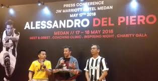 The couple had tied the knot in 2011 and has been together ever since. Del Piero Visits Medan Thanks To Radja Nainggolan Sports The Jakarta Post