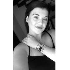 Laura Scholl (@laurascholl1999)