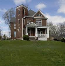 517 S Broadway St Georgetown Ky 40324 Zillow Victorian Homes Georgetown Historic Homes
