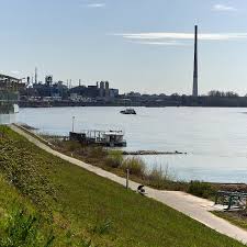 Several employees of chempark leverkusen were injured and five are currently missing after a blast at the chemical complex in the western german city on tuesday. Chempark Pumpt Milliarden Liter Wasser Ab Radio Leverkusen