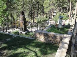 Check spelling or type a new query. Graves Of Wild Bill Hickok Calamity Jane Foto Van Mount Moriah Cemetery Deadwood Tripadvisor