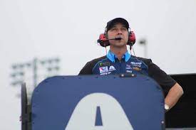 He watches lap times during practice and qualifying. Chad Knaus Leaving Crew Chief Role Becoming Hendrick Vp Of Competition In 2021