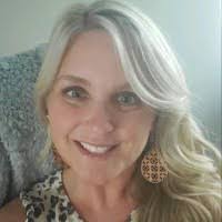 Melissa Moon's Instagram, Twitter & Facebook