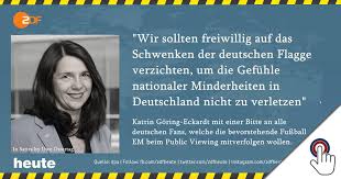 Mit einer fahnengröße von 90 x 150 cm können sie mit diesem sparset zu jedem passendem spiel eine geeignete nationenflagge hissen. Fussball Em Auf Das Schwenken Der Deutschen Flagge Verzichten